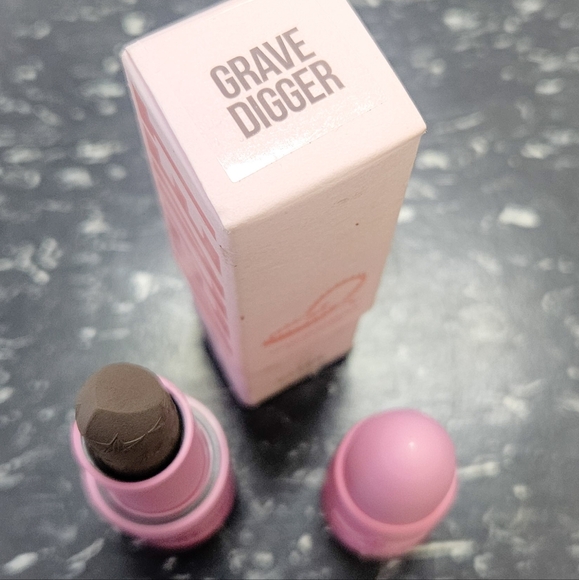 NIB Jeffree Star Grave Digger Velvet Trap Lipstick Full Size 4g - Picture 2 of 3